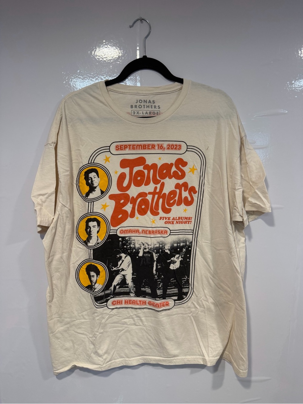 The Jonas Brothers Omaha, Nebraska Cream Graphic Concert‎ T-Shirt